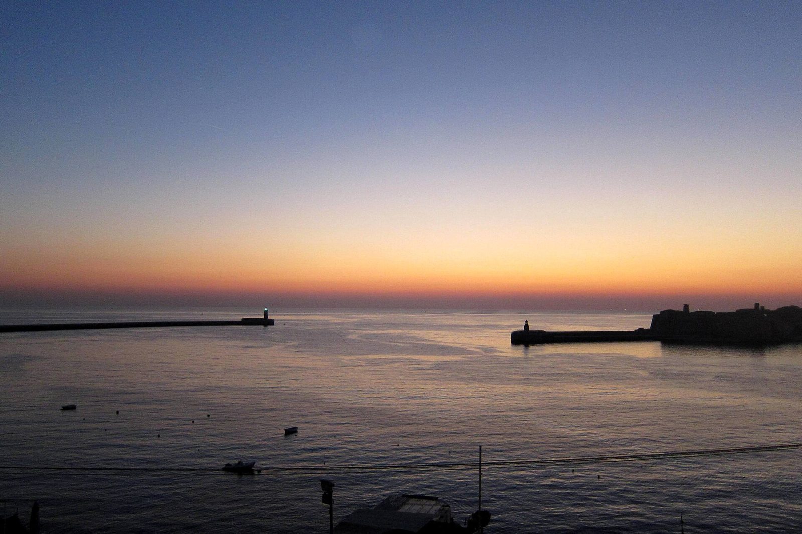 Leuchttürme des Grand Harbour von Valletta - panoramio.jpg